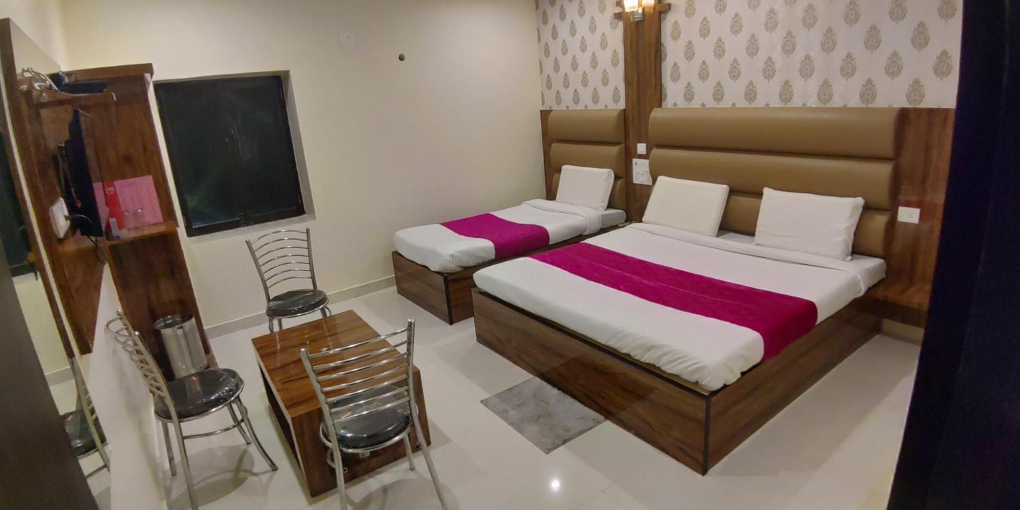 City Hotel Prayagraj Zimmer foto